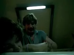 לסבית סקס צפיה ישירה שחרחורת ממששנית ומתייצבת פנים למשרד חבר