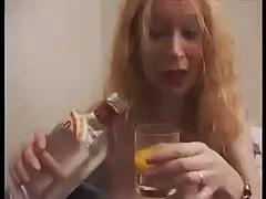מילף בלונדינית מזדיינת על שולחן סרטי סקס צפיה ישירה עיסוי