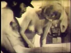 חובב אנאלי אוהב Cumshot מקבל זרע על כוס סרטי סקס לצפיה מידית
