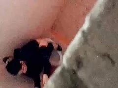 גל משפריץ סקס צפיה ישירה על המושב האחורי של המונית