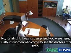 מותק יפני חזה נותן לבחור בר מזל לחגוג את סרטי סקס לצפיה חינם הכוס השעיר שלה