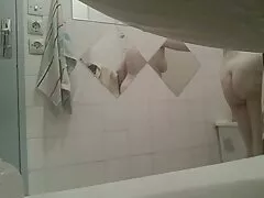 בלונדינית סרטי סקס לצפייה חינם חולבת זין תוך כדי פיצולים